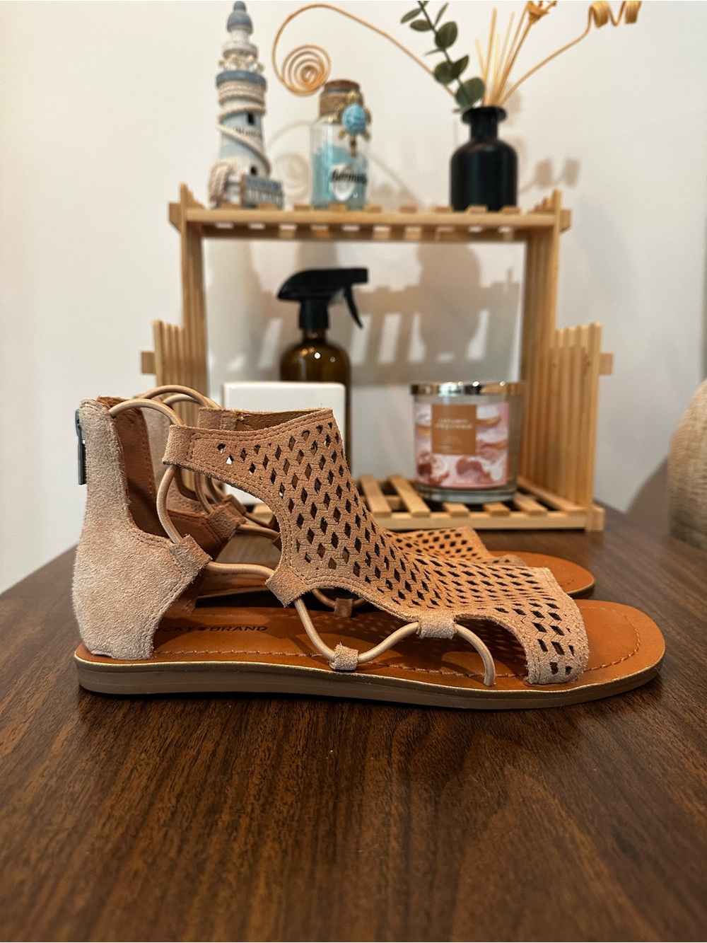 Lucky Brand Women's Tan Cutout Gladiator Sandals